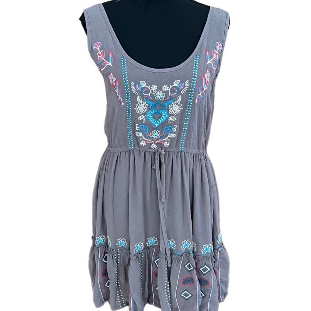 NWOT Urban Mangoz gray sleeveless drawstring waist embroidered ruffle dress sz S
